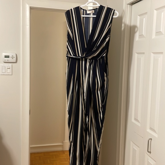 Dress size 8- Aus - Picture 3 of 3